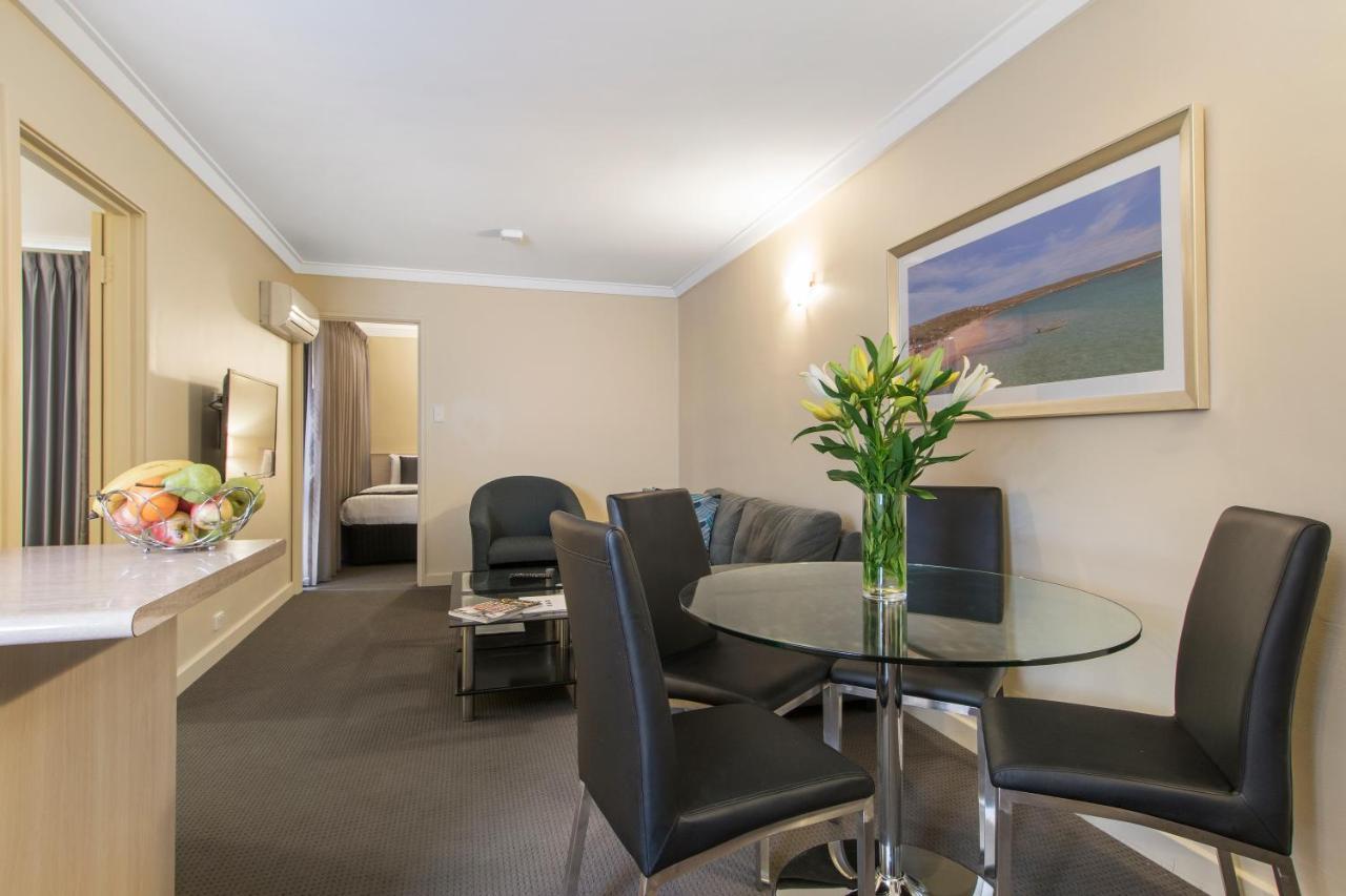 The Peninsula Riverside Serviced Apartments Perth Zewnętrze zdjęcie